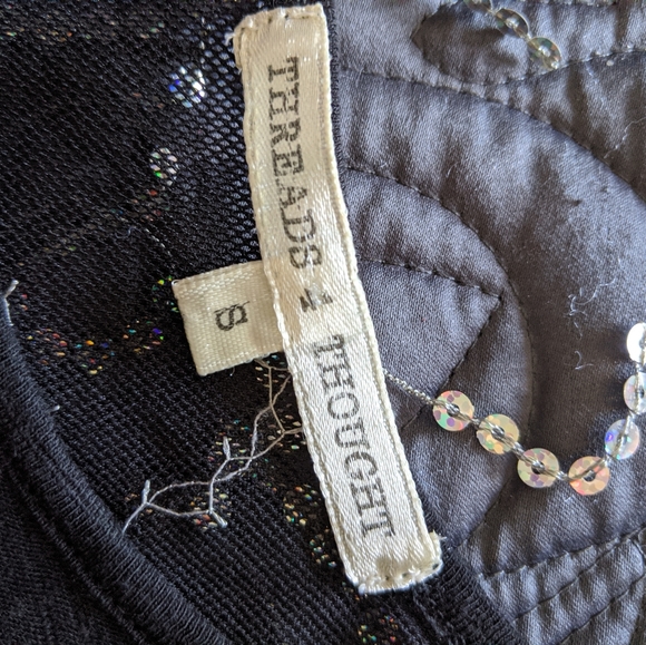 Top with sequins - Picture 3 of 4